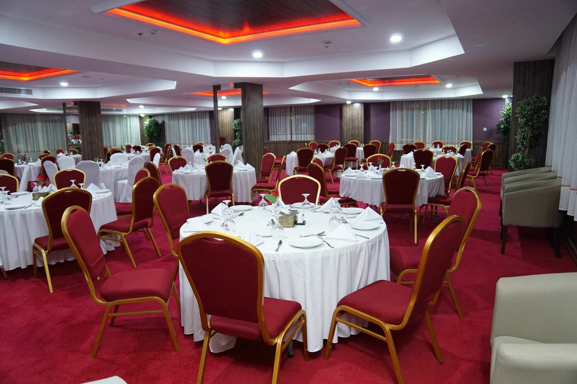 Arman Juffair Mall Hotel 4*